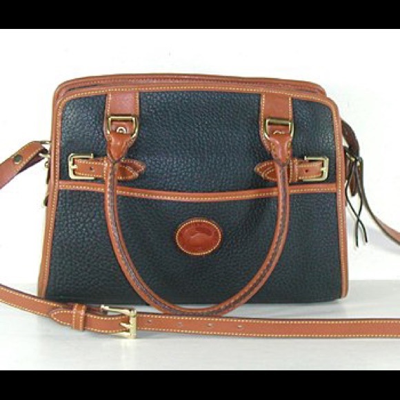 Dooney & Bourke Handbags - Dooney and Burke buckle bag 😍 brand new!!
